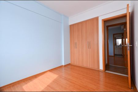 Apartamento à venda com 77m², 3 quartos e 2 vagasQuarto 2