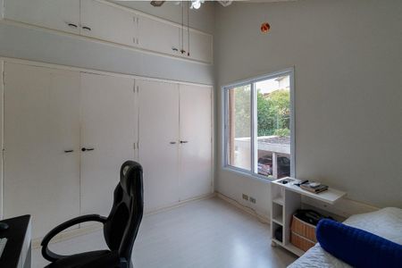 Casa à venda com 3 quartos, 240m² em Jardim Panorama, São Paulo