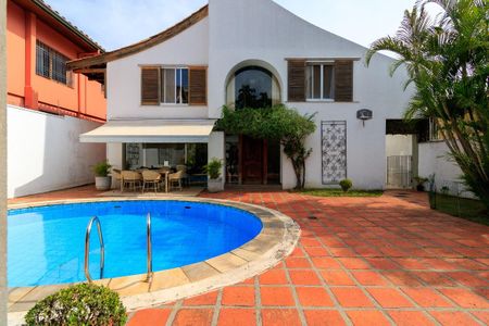 Casa à venda com 240m², 4 quartos e 3 vagas