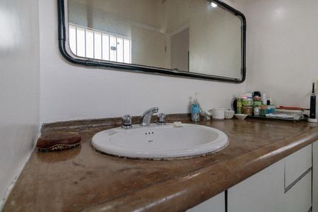 Casa à venda com 240m², 4 quartos e 3 vagas