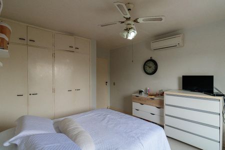 Casa à venda com 240m², 4 quartos e 3 vagas