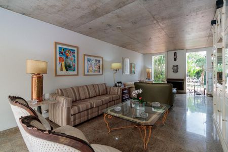 Casa à venda com 3 quartos, 240m² em Jardim Panorama, São Paulo