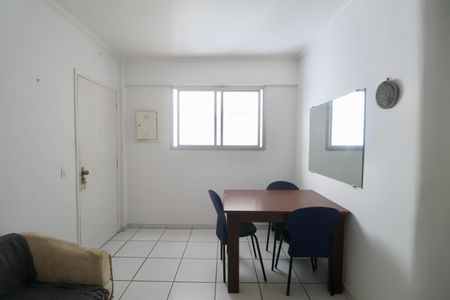 Sala de apartamento para alugar com 1 quarto, 50m² em Barra Funda, Guarujá