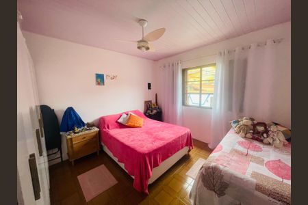 Casa à venda com 158m², 5 quartos e 2 vagas Casa à venda com 158m², 5 quartos e 2 vagasQuarto 1