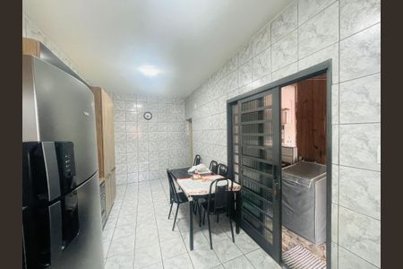 Casa à venda com 158m², 5 quartos e 2 vagas Casa à venda com 158m², 5 quartos e 2 vagasCozinha