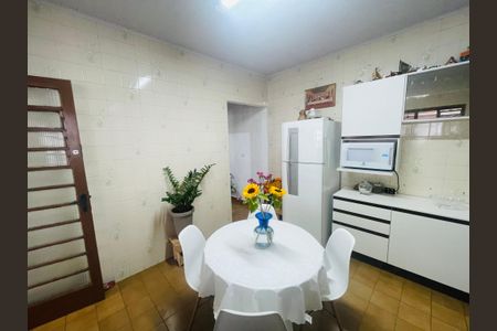 Casa à venda com 158m², 5 quartos e 2 vagas Casa à venda com 158m², 5 quartos e 2 vagasCozinha