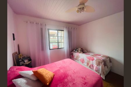 Casa à venda com 158m², 5 quartos e 2 vagas Casa à venda com 158m², 5 quartos e 2 vagasQuarto 1