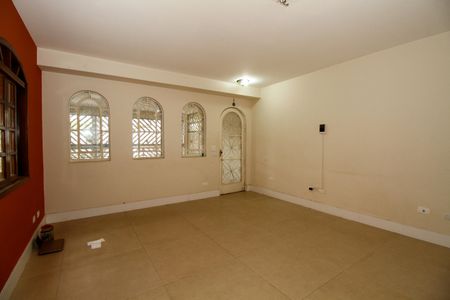 Casa à venda com 280m², 4 quartos e 2 vagas Casa à venda com 280m², 4 quartos e 2 vagasSala