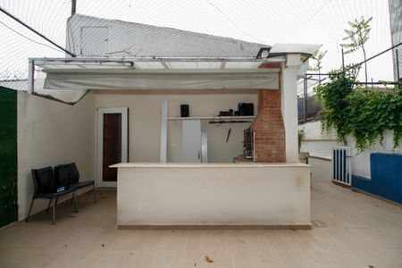 Casa à venda com 280m², 4 quartos e 2 vagas Casa à venda com 280m², 4 quartos e 2 vagasVaranda Gourmet