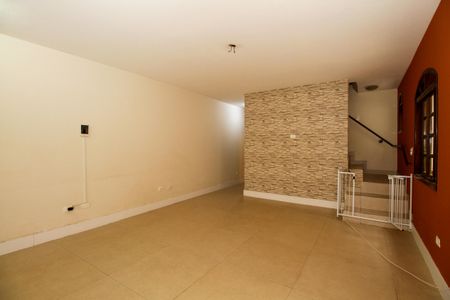 Casa à venda com 280m², 4 quartos e 2 vagas Casa à venda com 280m², 4 quartos e 2 vagasSala