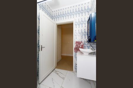 Casa à venda com 280m², 4 quartos e 2 vagas Casa à venda com 280m², 4 quartos e 2 vagasBanheiro Social 2