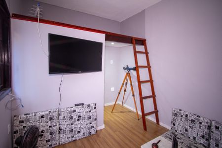 Sala de apartamento para alugar com 1 quarto, 32m² em Trindade, São Gonçalo