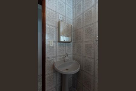 Casa para alugar com 85m², 2 quartos e 2 vagas Casa para alugar com 85m², 2 quartos e 2 vagasBanheiro