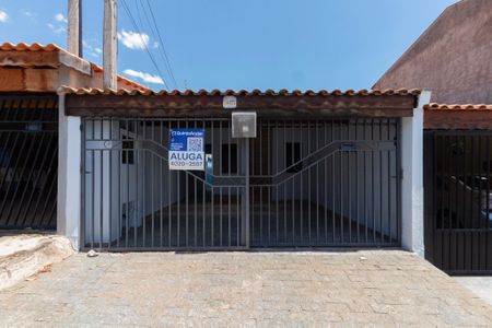 Casa para alugar com 85m², 2 quartos e 2 vagas Casa para alugar com 85m², 2 quartos e 2 vagasFachada