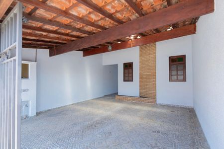 Casa para alugar com 85m², 2 quartos e 2 vagas Casa para alugar com 85m², 2 quartos e 2 vagasGaragem
