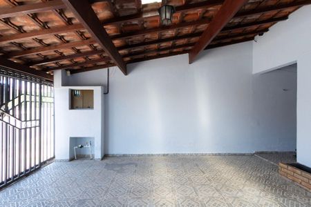 Casa para alugar com 85m², 2 quartos e 2 vagas Casa para alugar com 85m², 2 quartos e 2 vagasGaragem