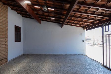 Casa para alugar com 85m², 2 quartos e 2 vagas Casa para alugar com 85m², 2 quartos e 2 vagasGaragem