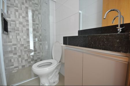 Banheiro de apartamento para alugar com 1 quarto, 31m² em Parque Ramos Freitas, São Paulo
