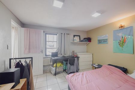 Quarto de casa para alugar com 1 quarto, 60m² em Pinheiros, São Paulo