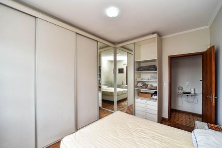 Casa à venda com 300m², 3 quartos e 2 vagasSuíte 2