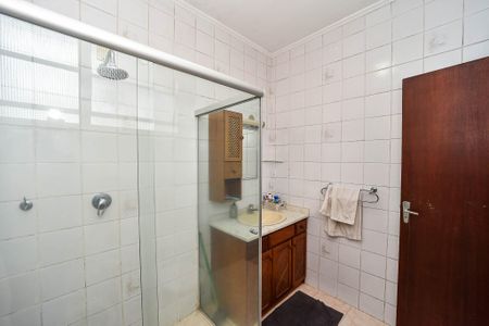Casa à venda com 300m², 3 quartos e 2 vagasBanheiro da Suíte 2