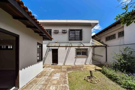 Casa à venda com 300m², 3 quartos e 2 vagasQuintal