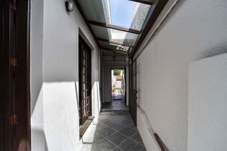 Casa à venda com 300m², 3 quartos e 2 vagasCorredor Lateral