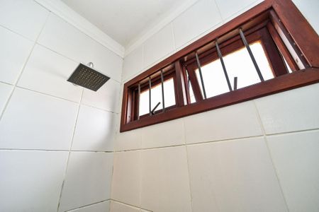 Casa à venda com 300m², 3 quartos e 2 vagasBanheiro da Suíte 1