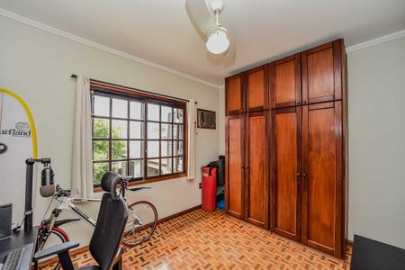 Casa à venda com 300m², 3 quartos e 2 vagasQuarto