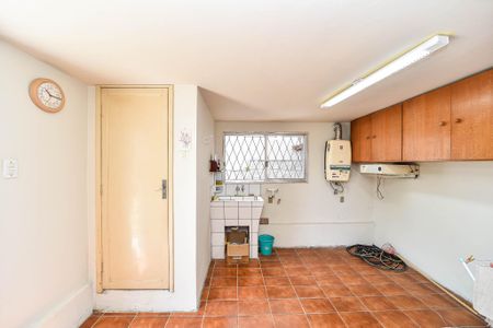 Casa à venda com 300m², 3 quartos e 2 vagasÁrea de Serviço