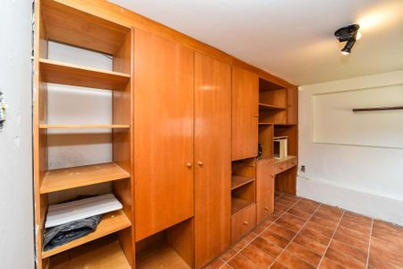 Casa à venda com 300m², 3 quartos e 2 vagasEscritório