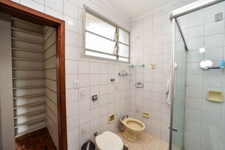 Casa à venda com 300m², 3 quartos e 2 vagasBanheiro da Suíte 2