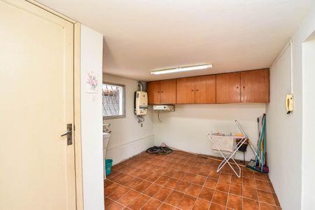 Casa à venda com 300m², 3 quartos e 2 vagasÁrea de Serviço