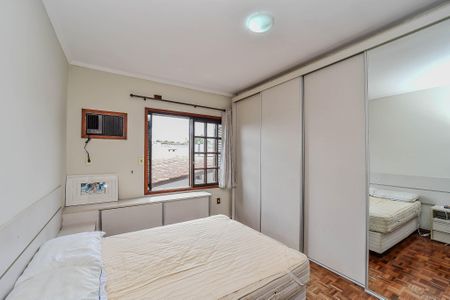 Casa à venda com 300m², 3 quartos e 2 vagasSuíte 2