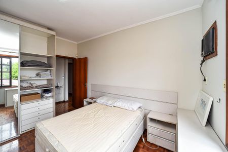 Casa à venda com 300m², 3 quartos e 2 vagasSuíte 2