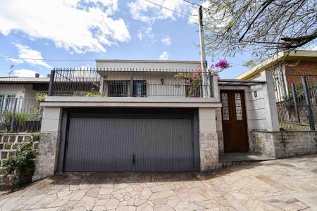 Casa à venda com 300m², 3 quartos e 2 vagasFachada
