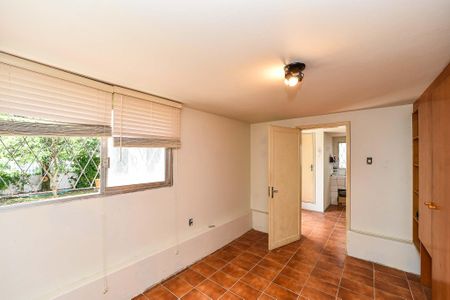 Casa à venda com 300m², 3 quartos e 2 vagasEscritório