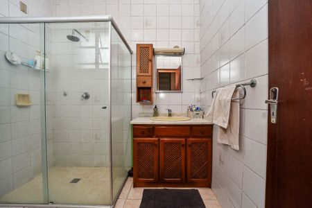 Casa à venda com 300m², 3 quartos e 2 vagasBanheiro da Suíte 2