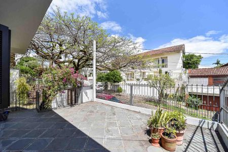Casa à venda com 300m², 3 quartos e 2 vagasPátio/Frente