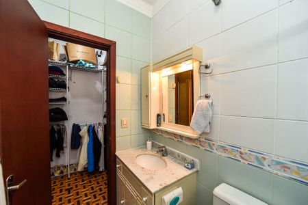 Casa à venda com 300m², 3 quartos e 2 vagasBanheiro da Suíte 1