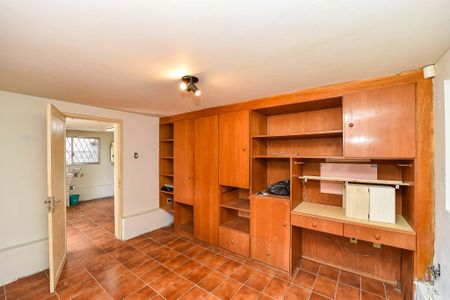 Casa à venda com 300m², 3 quartos e 2 vagasEscritório