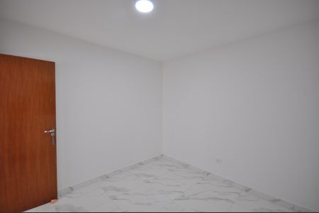 Quarto 2 de apartamento para alugar com 2 quartos, 55m² em Vila Nivi, São Paulo