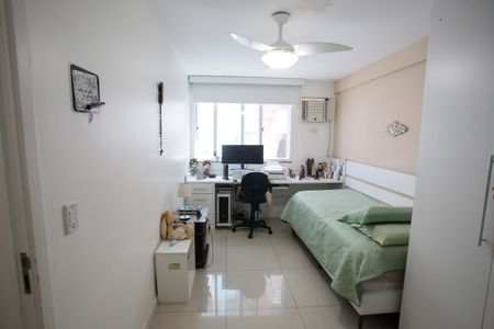 Apartamento à venda com 120m², 4 quartos e 2 vagasQuarto Suíte 2