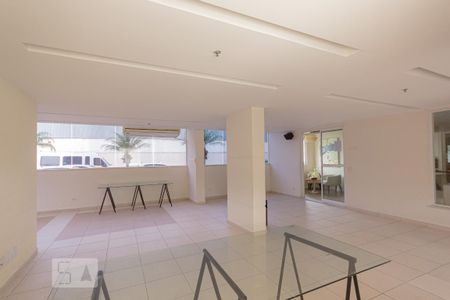 Apartamento à venda com 62m², 2 quartos e 1 vaga Apartamento à venda com 62m², 2 quartos e 1 vagaÁrea comum - Salão de festas