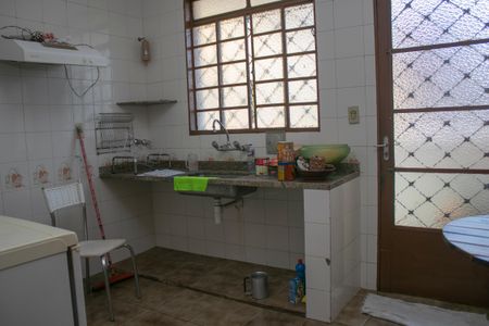 Casa à venda com 400m², 4 quartos e 10 vagas Casa à venda com 400m², 4 quartos e 10 vagasCozinha