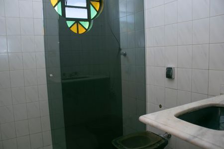 Casa à venda com 400m², 4 quartos e 10 vagas Casa à venda com 400m², 4 quartos e 10 vagasBanheiro 1