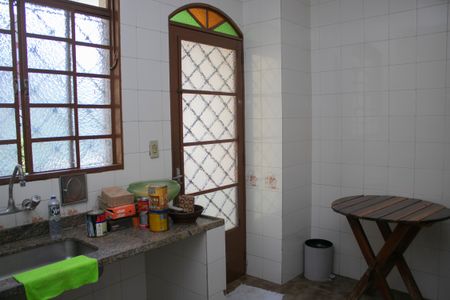 Casa à venda com 400m², 4 quartos e 10 vagas Casa à venda com 400m², 4 quartos e 10 vagasCozinha