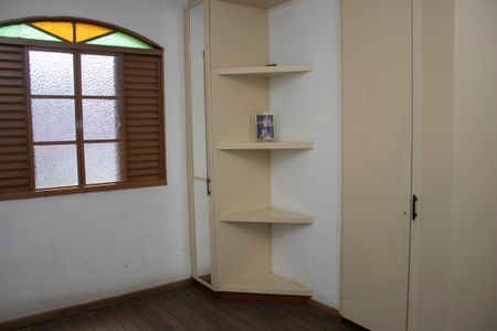 Casa à venda com 400m², 4 quartos e 10 vagas Casa à venda com 400m², 4 quartos e 10 vagasQuarto 3