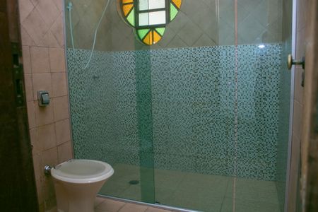 Casa à venda com 400m², 4 quartos e 10 vagas Casa à venda com 400m², 4 quartos e 10 vagasBanheiro 2