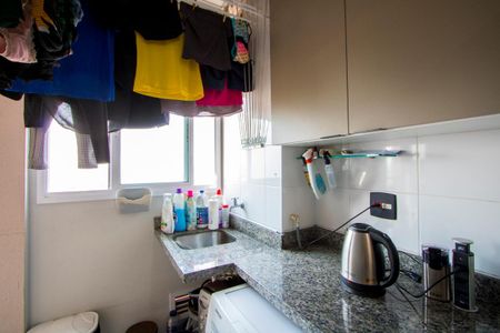 Apartamento à venda com 60m², 3 quartos e 2 vagas Apartamento à venda com 60m², 3 quartos e 2 vagasCozinha/Área de serviço